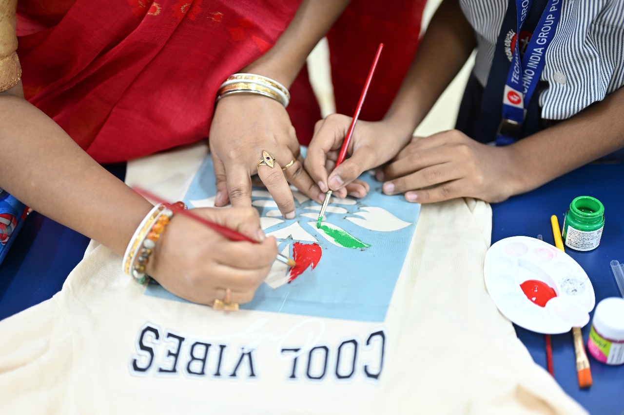 Green Threads: Mom and Me – Paint a Tee